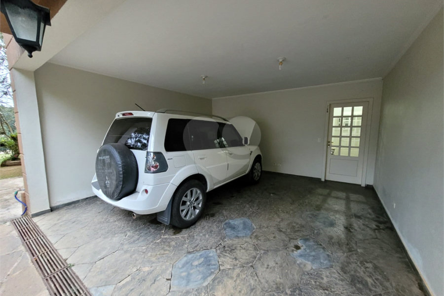 Casa à venda com 3 quartos, sendo 1 suíte, no condomínio Suíça da Cantareira, Mairiporã - SP
