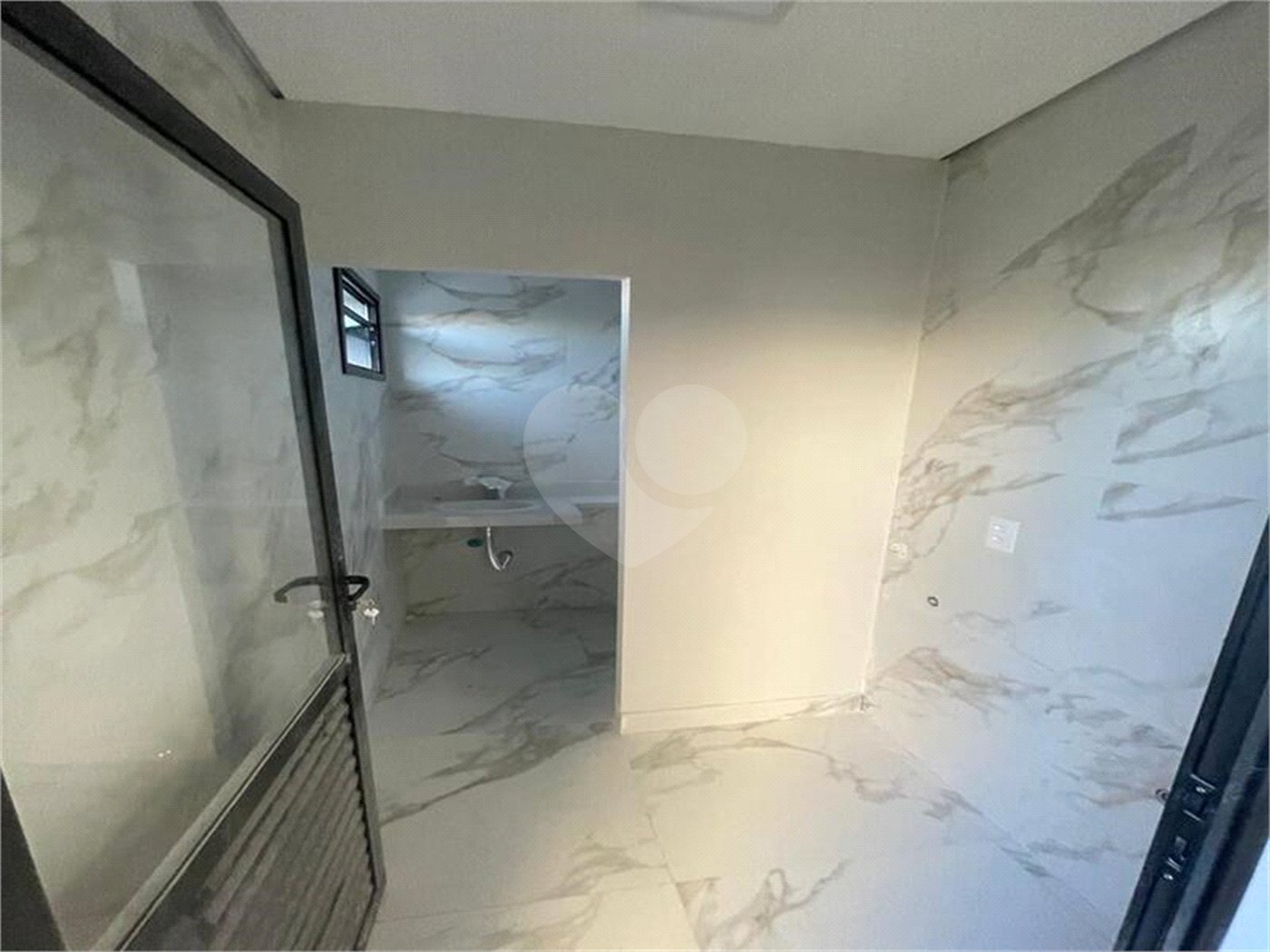 Casa à venda com 3 quartos, sendo 1 suíte, no condomínio Vila Paraty, Indaiatuba - SP