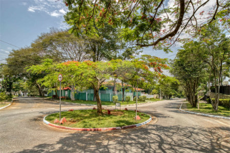 Casa à venda com 4 quartos, sendo 3 suítes, em Interlagos, São Paulo, SP