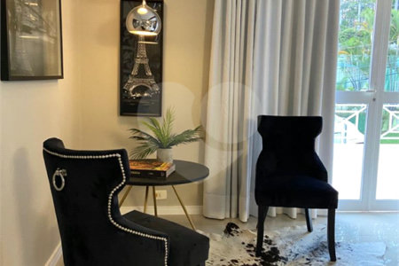 Casa à venda com 4 suítes no condomínio Marambaia, Vinhedo - SP