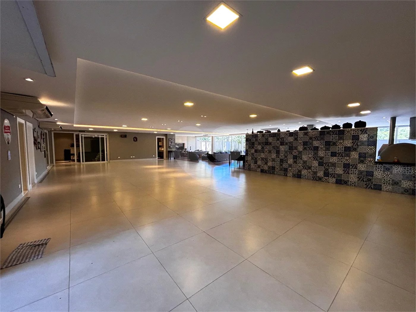 Casa à venda com 4 quartos, sendo 3 suítes, no condomínio Reserva Nova Cantareira, São Paulo - SP