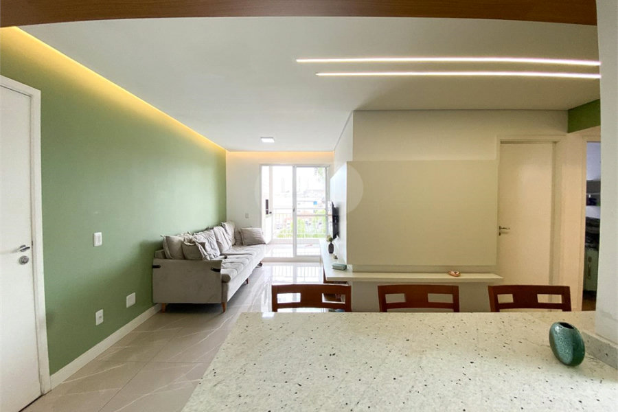 Apartamento à venda com 3 quartos, sendo 1 suíte,  em Vila Paiva, São Paulo, SP