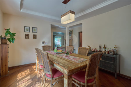 Casa Térrea à venda com 3 suítes em Granja Julieta, São Paulo, SP
