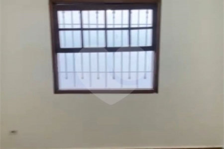 Sobrado à venda com 2 quartos em Parque Vitória, São Paulo, SP