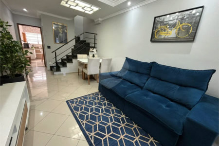 Casa à venda com 3 quartos, sendo 1 suíte, no condomínio Mira Estrela, São Paulo - SP
