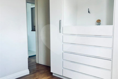Apartamento à venda com 2 quartos em Parque Maria Domitila, São Paulo, SP