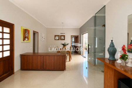Casa à venda com 6 quartos, sendo 3 suítes,  em Santos Dumont, Três Lagoas, MS