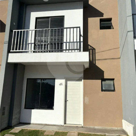 Casa à venda com 3 quartos, sendo 1 suíte, no condomínio Marselha IV, São Roque - SP