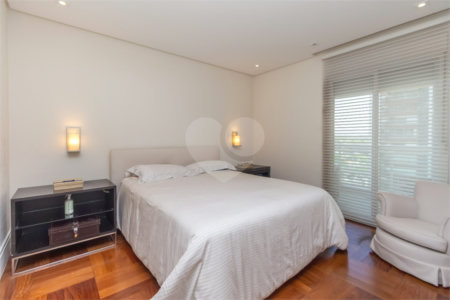 Apartamento à venda com 4 suítes em Campo Belo, São Paulo, SP