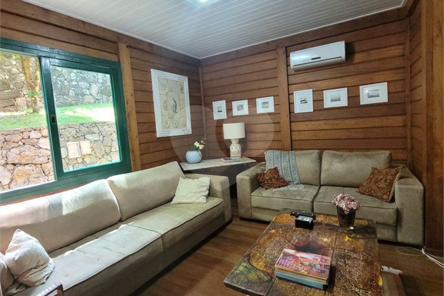 Casa à venda com 4 suítes no condomínio Gleba II, Mairiporã - SP