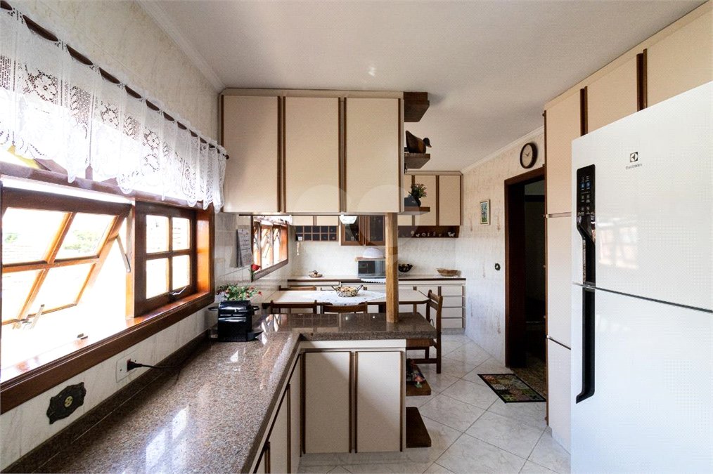 Casa à venda com 3 suítes em Vila Pereira Barreto, São Paulo, SP