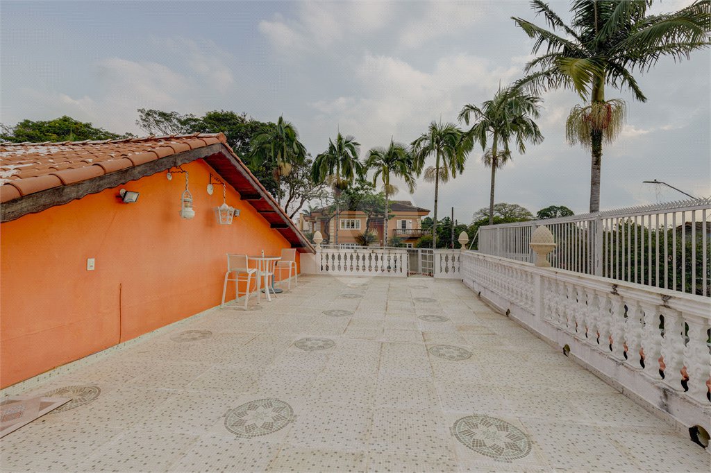 Casa Térrea à venda com 4 quartos, sendo 3 suítes, em Interlagos, São Paulo, SP