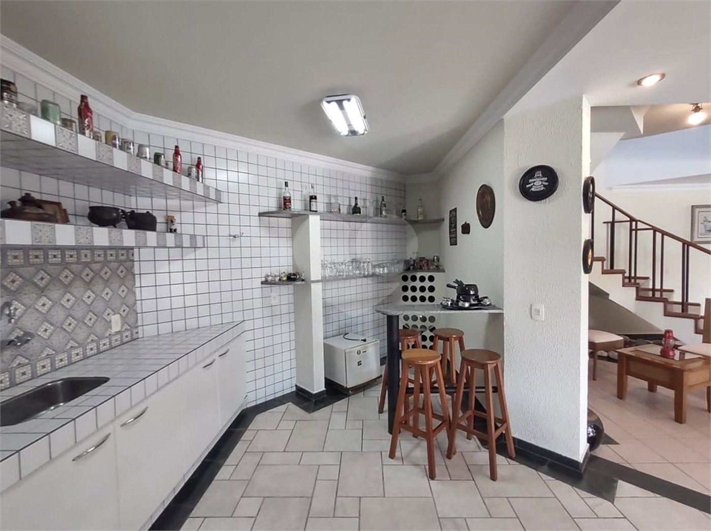 Casa à venda com 5 quartos, sendo 4 suítes, no condomínio Rancho Dirce, Sorocaba - SP