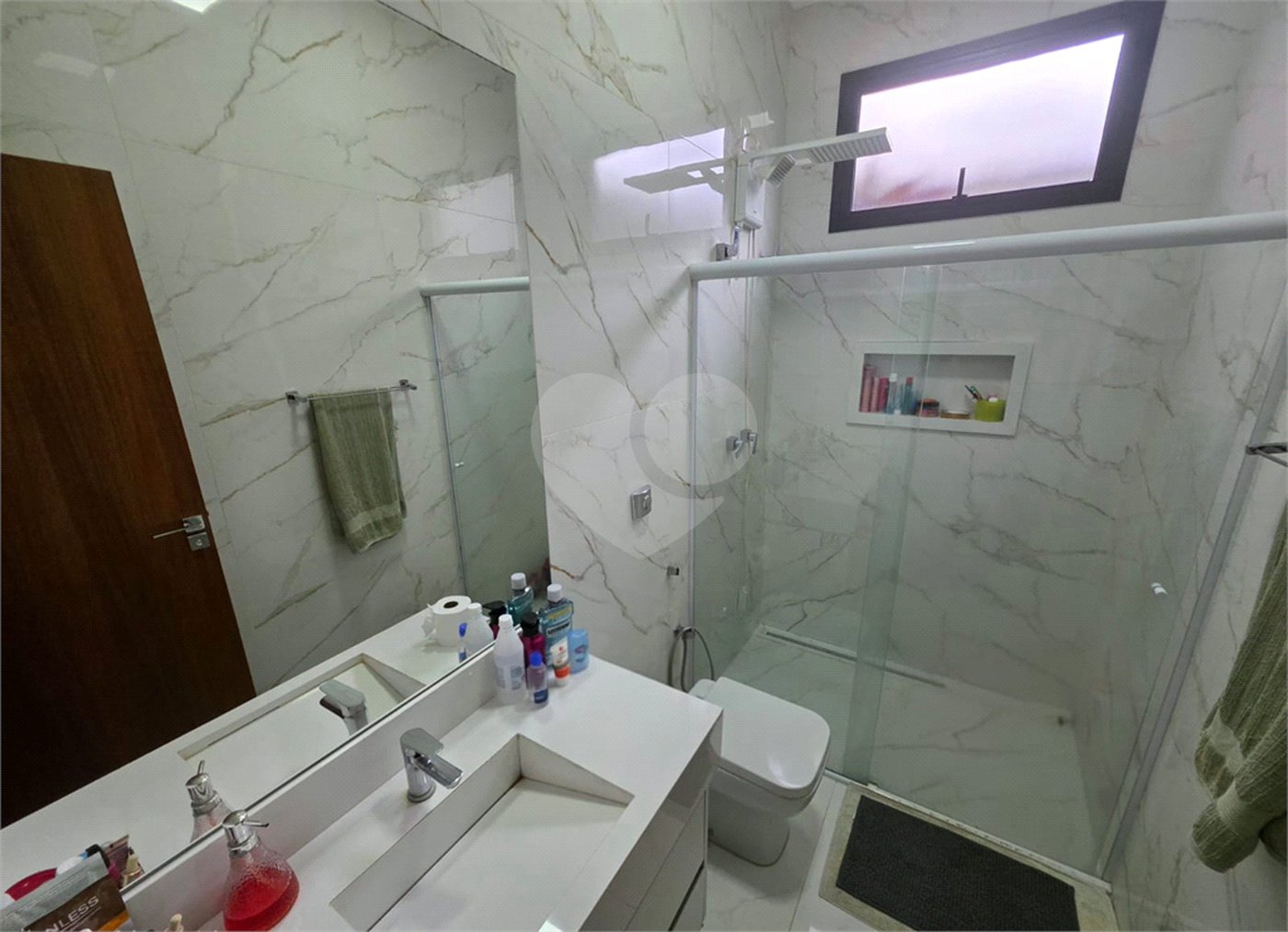 Casa térrea no Village Damha IV 3 quartos e piscina.
