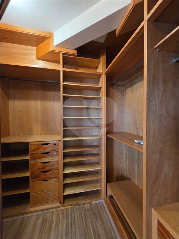 Apartamento à venda com 3 suítes em Vila Uberabinha, São Paulo, SP