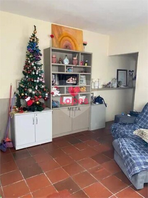 Casa à venda com 3 quartos, sendo 2 suítes, em Conjunto Residencial Trinta e Um de Março, São José dos Campos, SP