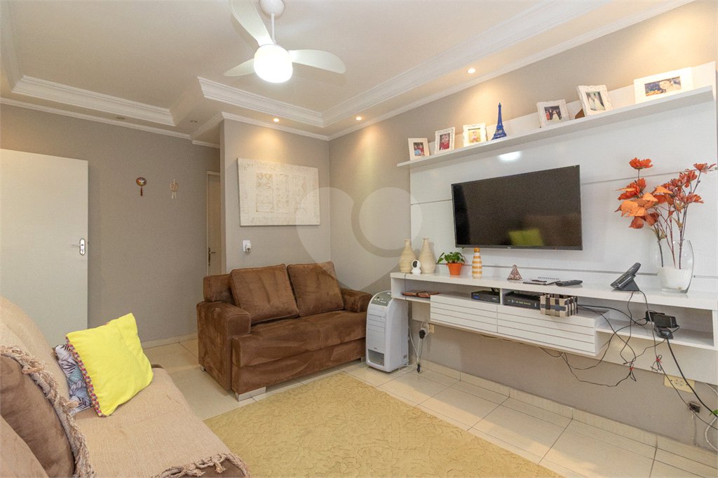 Casa à venda com 3 quartos, sendo 1 suíte, em Chora Menino, São Paulo, SP