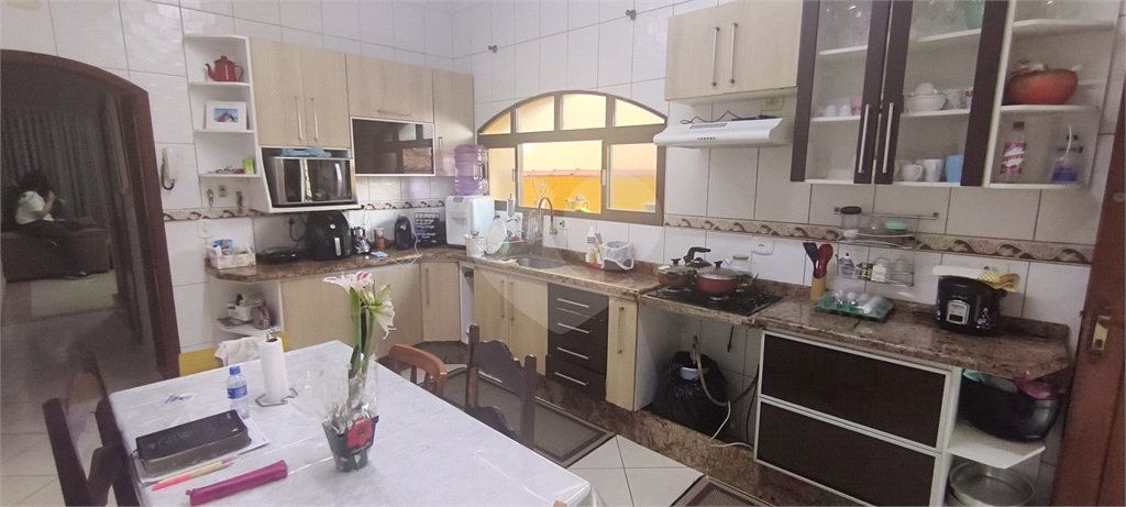 Casa à venda com 4 quartos, sendo 3 suítes, em Jardim Vila Galvão, Guarulhos, SP