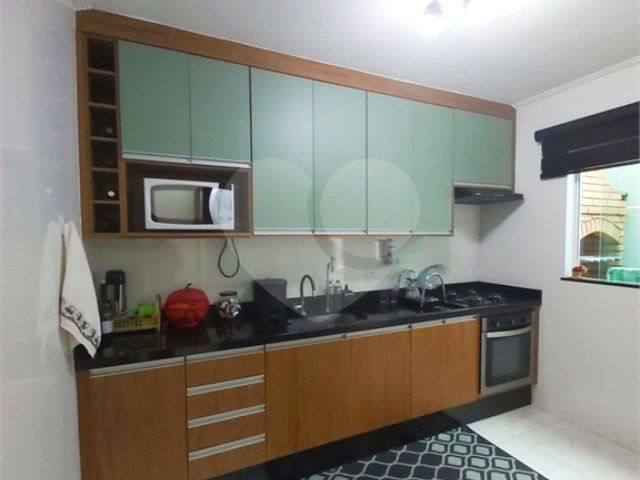 Sobrado à venda com 2 suítes em Vila Constança, São Paulo, SP