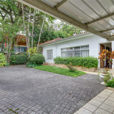 Casa Térrea à venda ou para alugar com 5 quartos, sendo 2 suítes, em Granja Julieta, São Paulo, SP