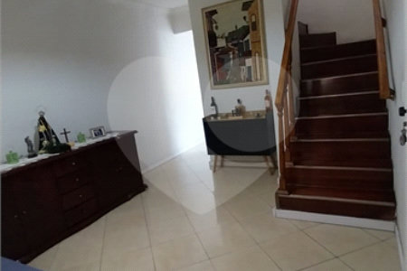 Sobrado à venda com 3 quartos em Vila Analia, São Paulo, SP