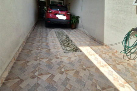 Sobrado à venda com 3 suítes em Vila Nivi, São Paulo, SP