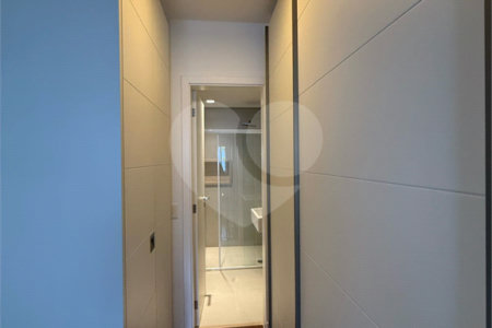 Casa à venda com 4 suítes no condomínio East Village, São Paulo - SP