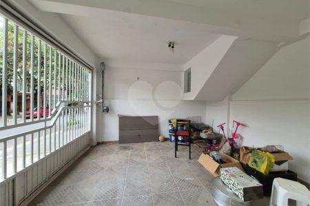 Casa à venda com 4 quartos, sendo 1 suíte, no condomínio Residencial Alto da Lapa II, São Paulo - SP