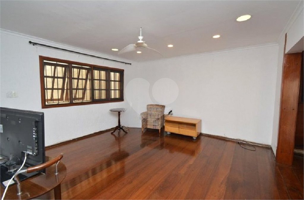 Casa à venda com 5 quartos, sendo 2 suítes, em Vila Galvão, Guarulhos, SP