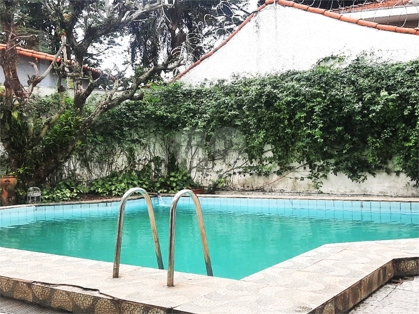Sobrado à venda com 4 quartos, sendo 2 suítes,  em Bela Aliança, São Paulo, SP