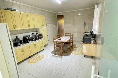 Casa à venda com 3 quartos em Cidade Boa Vista, Suzano, SP