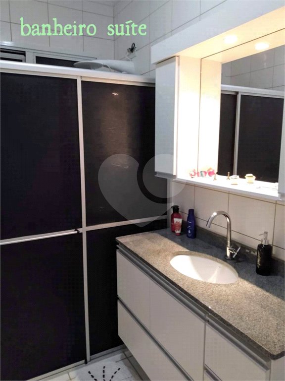 Casa à venda com 5 quartos, sendo 4 suítes, no condomínio Village St. Louis, São Paulo - SP