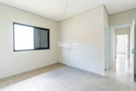 Casa térrea à venda com 3 quartos, sendo 1 suíte, no condomínio Flores da Usina, Atibaia - SP