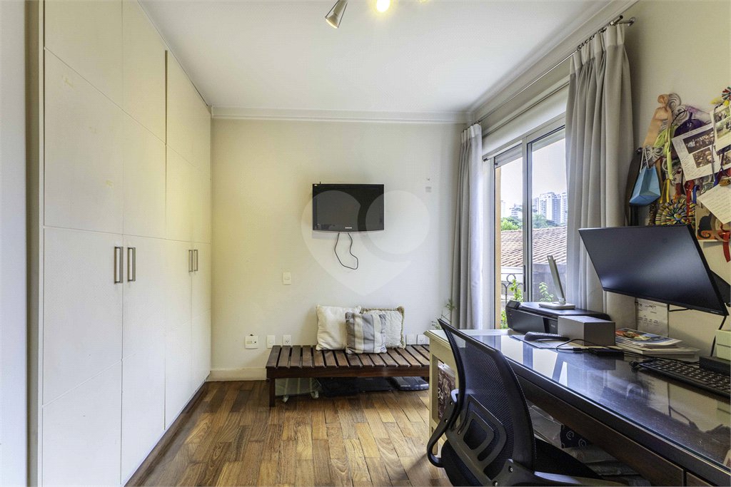 Duplex para alugar com 4 quartos, sendo 3 suítes, em Alto de Pinheiros, São Paulo, SP