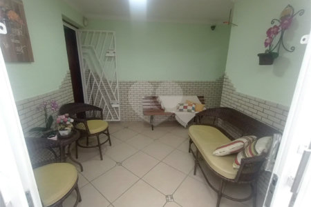 Sobrado à venda com 3 quartos, sendo 1 suíte, em Vila Gustavo, São Paulo, SP
