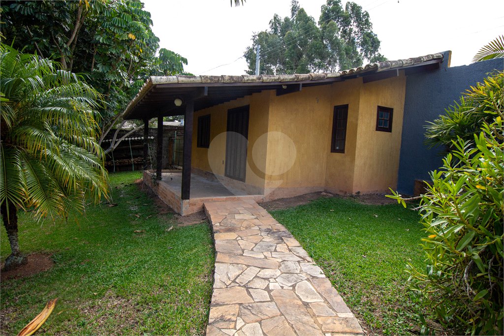 Chácara à venda com 4 quartos, sendo 2 suítes, em Jardim Oriental, Mairinque, SP