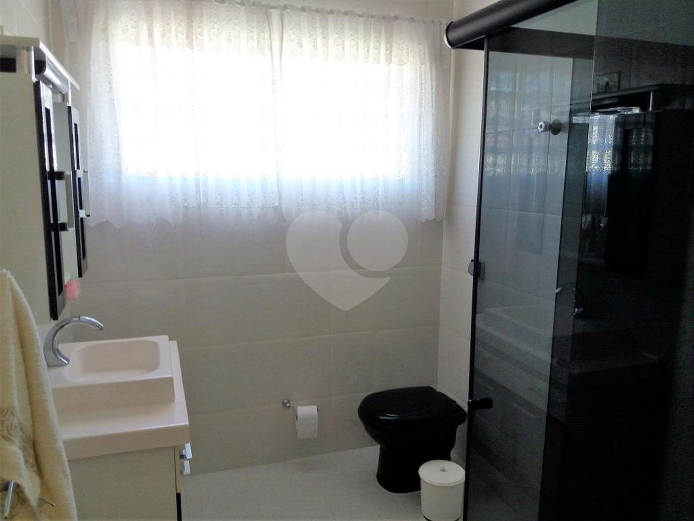 Sobrado à venda com 3 quartos, sendo 1 suíte, em Tremembé, São Paulo, SP