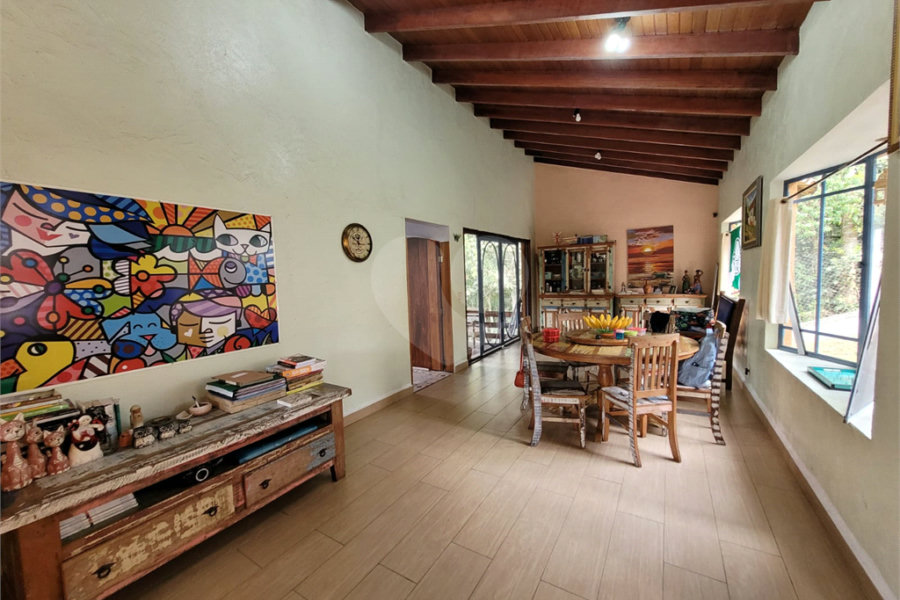 Casa à venda com 3 quartos, sendo 1 suíte, no condomínio Sausalito, Mairiporã - SP