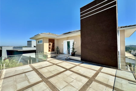 Casa à venda com 3 suítes no condomínio Golf Village, Carapicuíba - SP