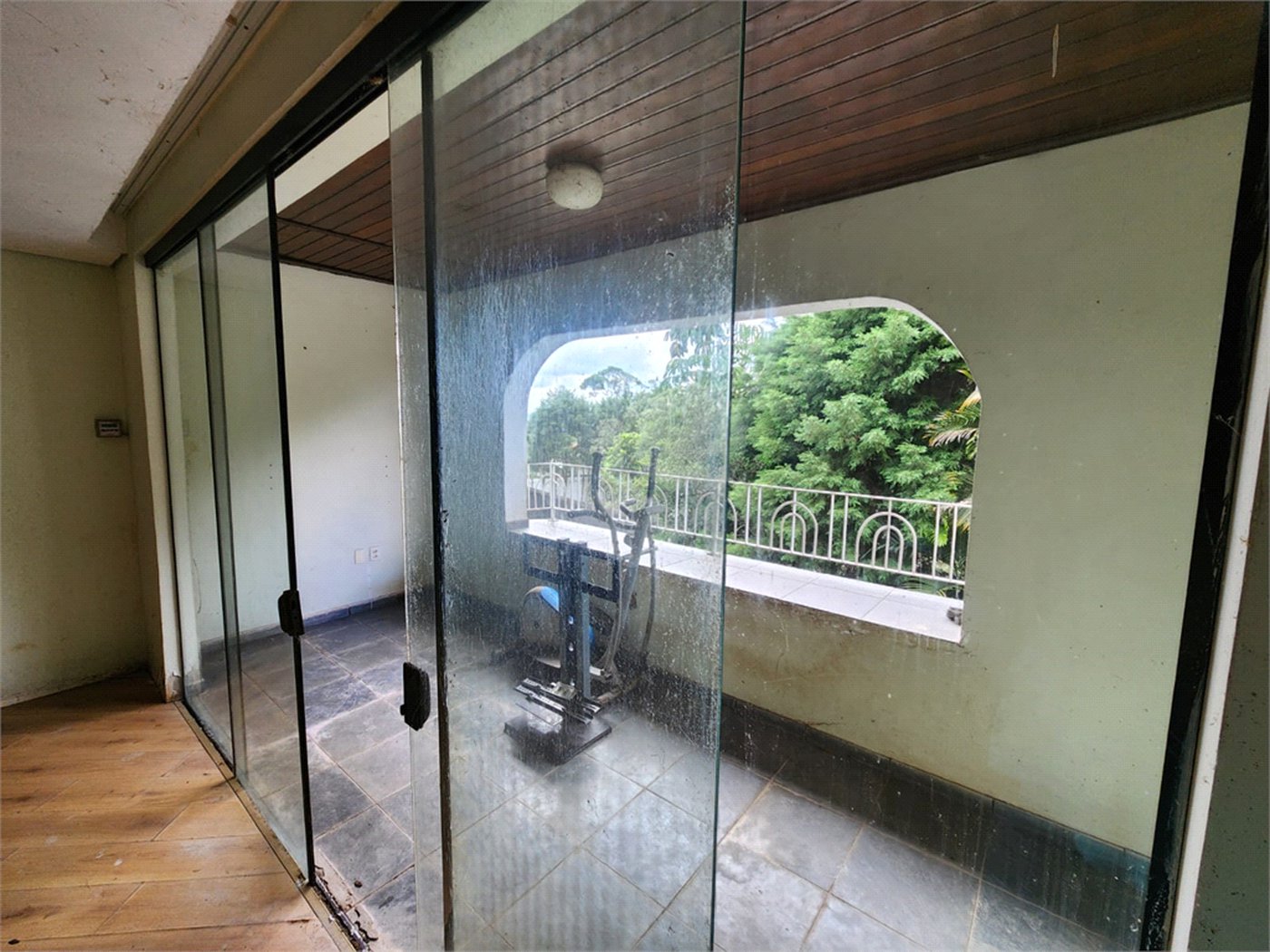 Casa à venda com 4 suítes no condomínio Alpes da Cantareira, Mairiporã - SP
