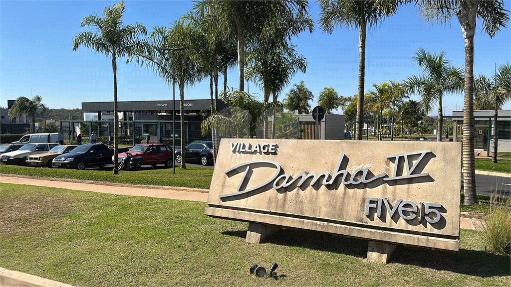 Lote à venda no Condomínio Village Damha IV