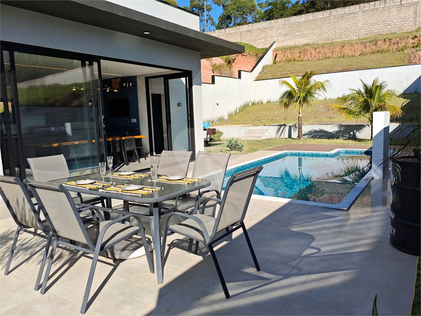 Casa à venda com 3 suítes no condomínio Villa D' Oro, Vinhedo - SP