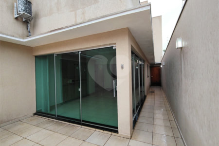 Sobrado à venda com 3 quartos, sendo 2 suítes, em Jardim Itália, Itapetininga, SP