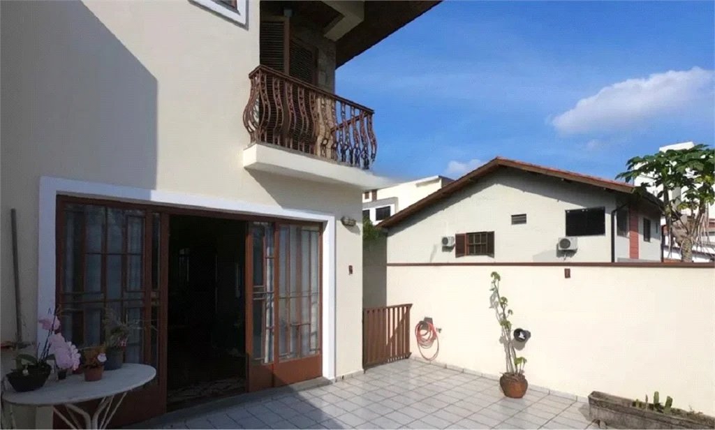 Casa à venda com 3 suítes em Jardim Namba, São Paulo, SP