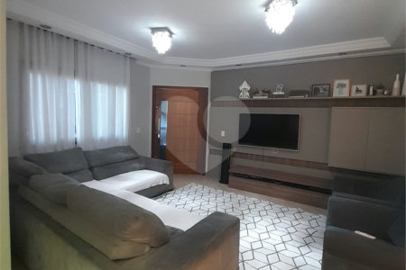Casa à venda com 3 quartos, sendo 1 suíte,  em Vila Suissa, Mogi das Cruzes, SP