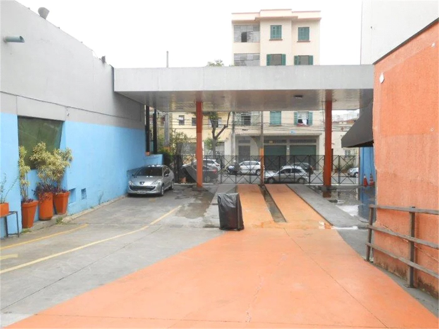 Terreno na Barra Funda. Espaço para posto de gasolina e farmácias em ótima localização