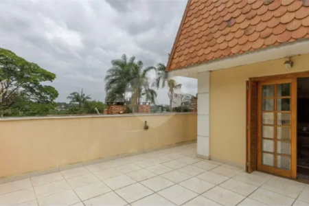 Sobrado à Venda e Locação no Campo Belo | 700 m² de Área Construída | 7 Dormitórios | 3 Suítes | 5 Vagas