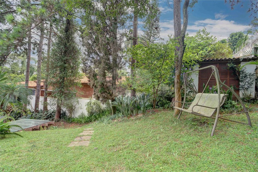 Sobrado à venda ou para alugar com 4 quartos, sendo 1 suíte, em Chácara Monte Alegre, São Paulo, SP