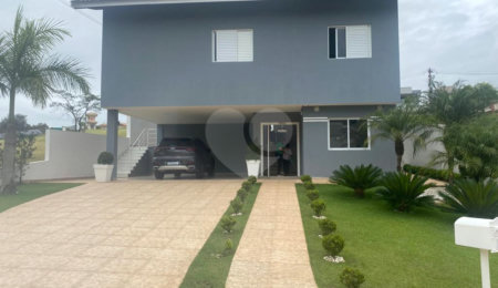 Casa à venda com 3 suítes no condomínio Santa Isabel I, Louveira - SP