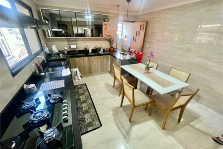 Casa à venda com 3 quartos, sendo 1 suíte, em Santa Teresinha, São Paulo, SP